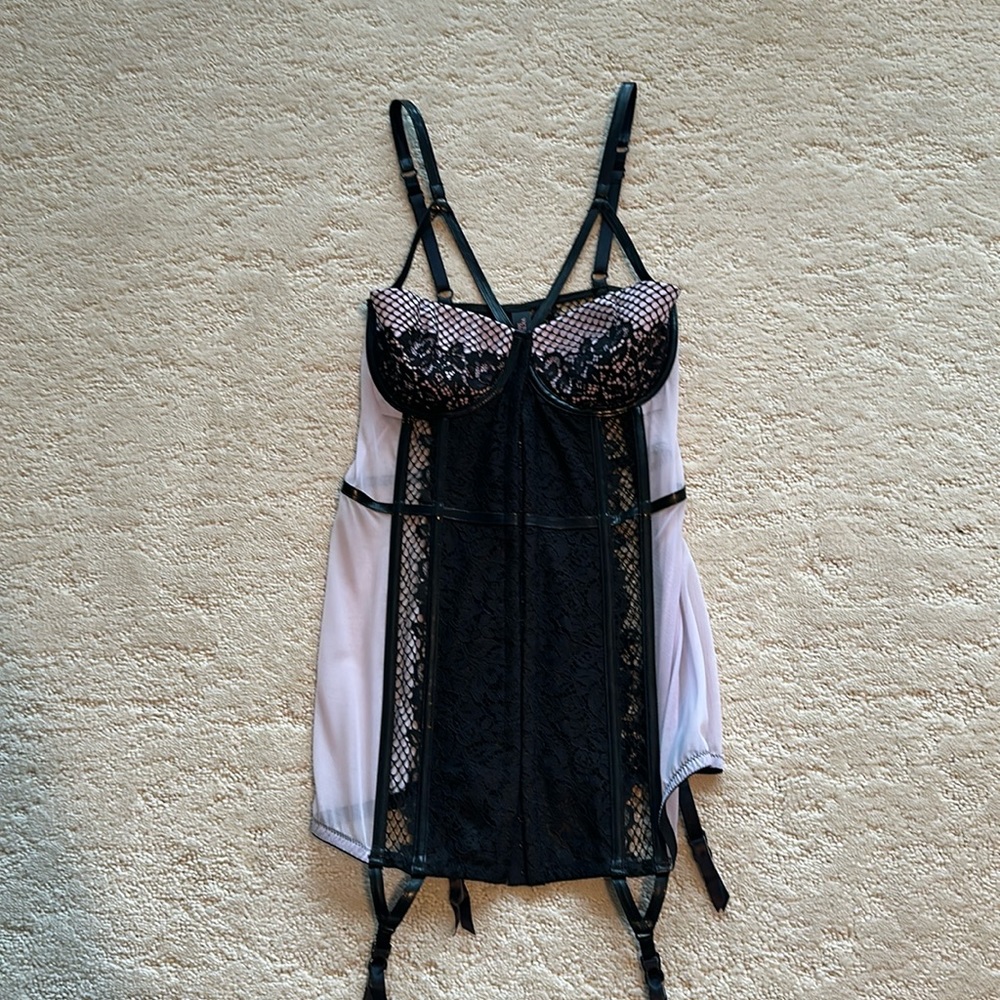 Victoria’s Secret lingerie corset size 34D